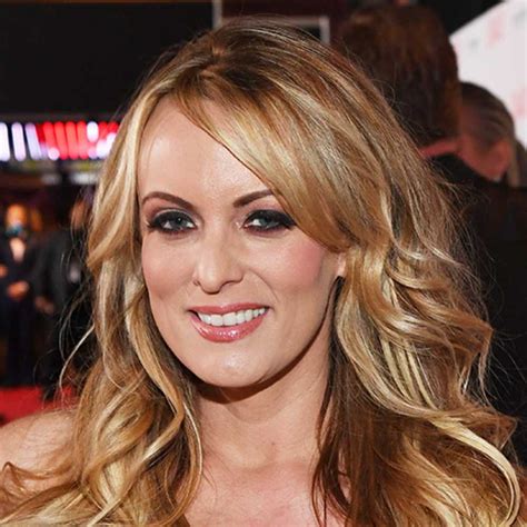 Vídeos Pornôs de Stormy Daniels 